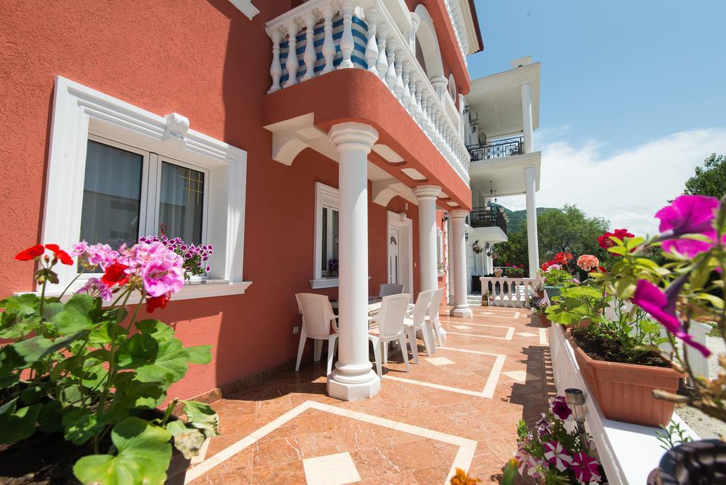 Hotel Wellness & Spa Angelo Gabriel Petrovac Luaran gambar