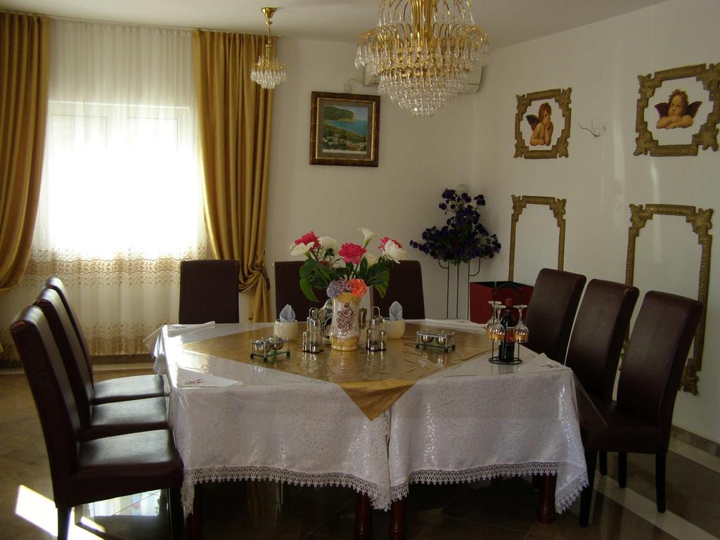 Hotel Wellness & Spa Angelo Gabriel Petrovac Bilik gambar