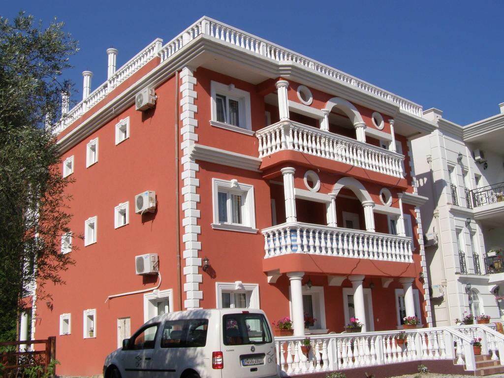 Hotel Wellness & Spa Angelo Gabriel Petrovac Luaran gambar