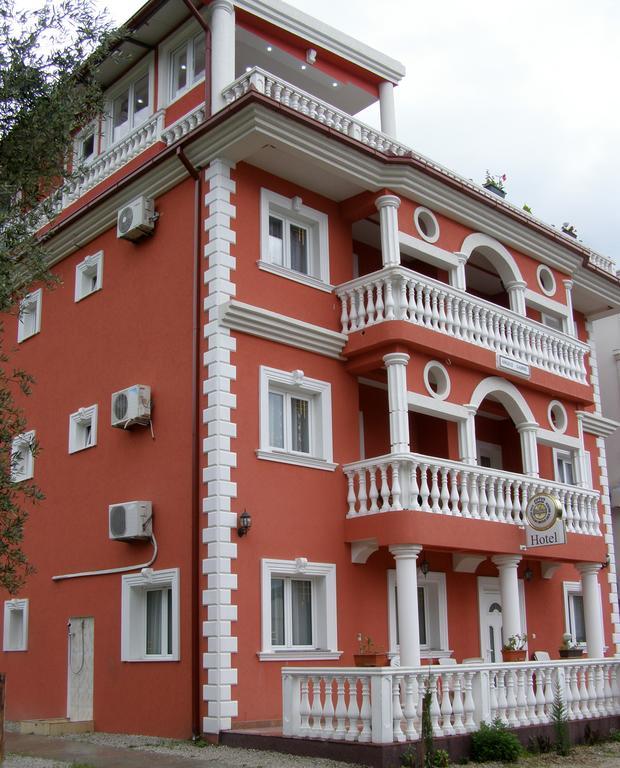 Hotel Wellness & Spa Angelo Gabriel Petrovac Luaran gambar