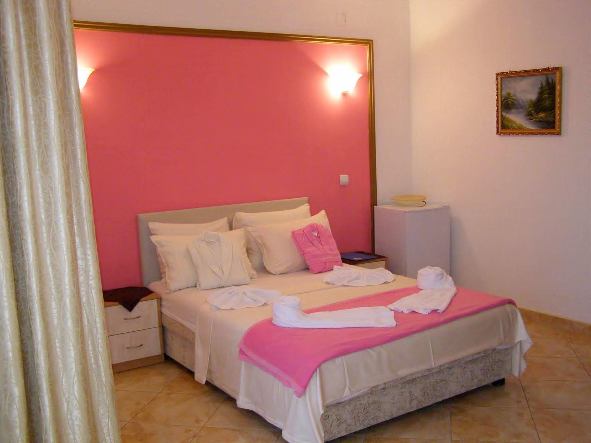 Hotel Wellness & Spa Angelo Gabriel Petrovac Luaran gambar