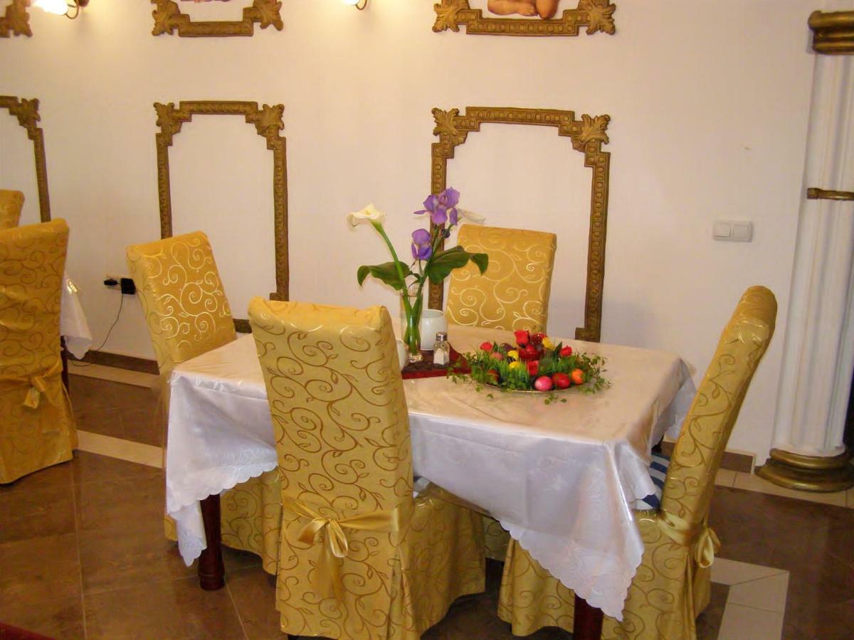 Hotel Wellness & Spa Angelo Gabriel Petrovac Luaran gambar