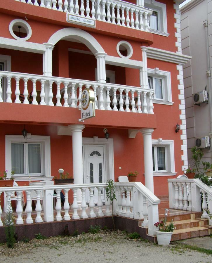 Hotel Wellness & Spa Angelo Gabriel Petrovac Luaran gambar