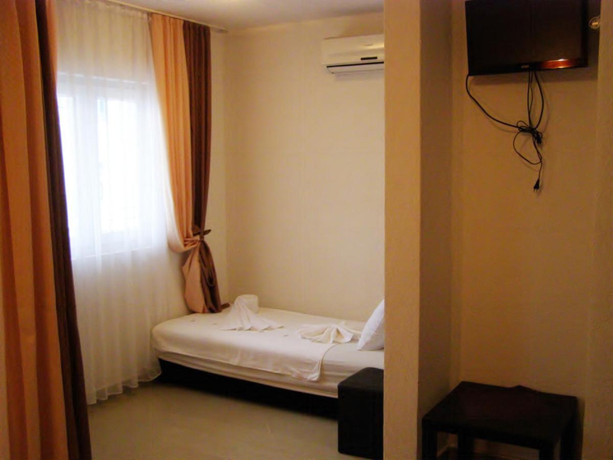 Hotel Wellness & Spa Angelo Gabriel Petrovac Luaran gambar